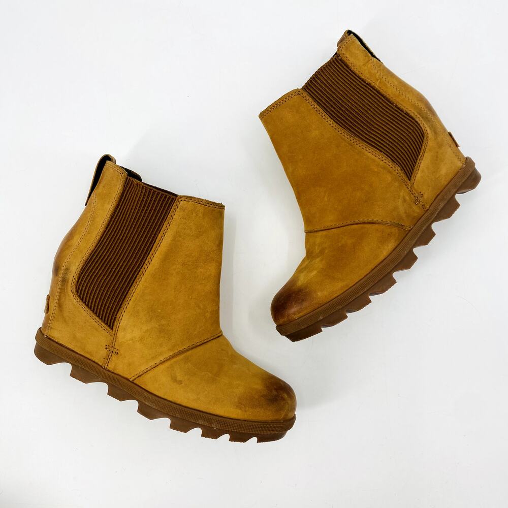 Sorel Size 7 Brown chelsea wedge Booties